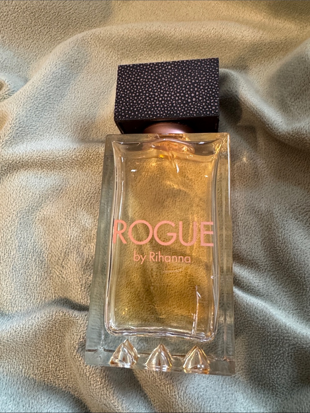 USED Rogue By Rihanna Eau de Parfum Spray, 2.0 oz of 4.2 oz